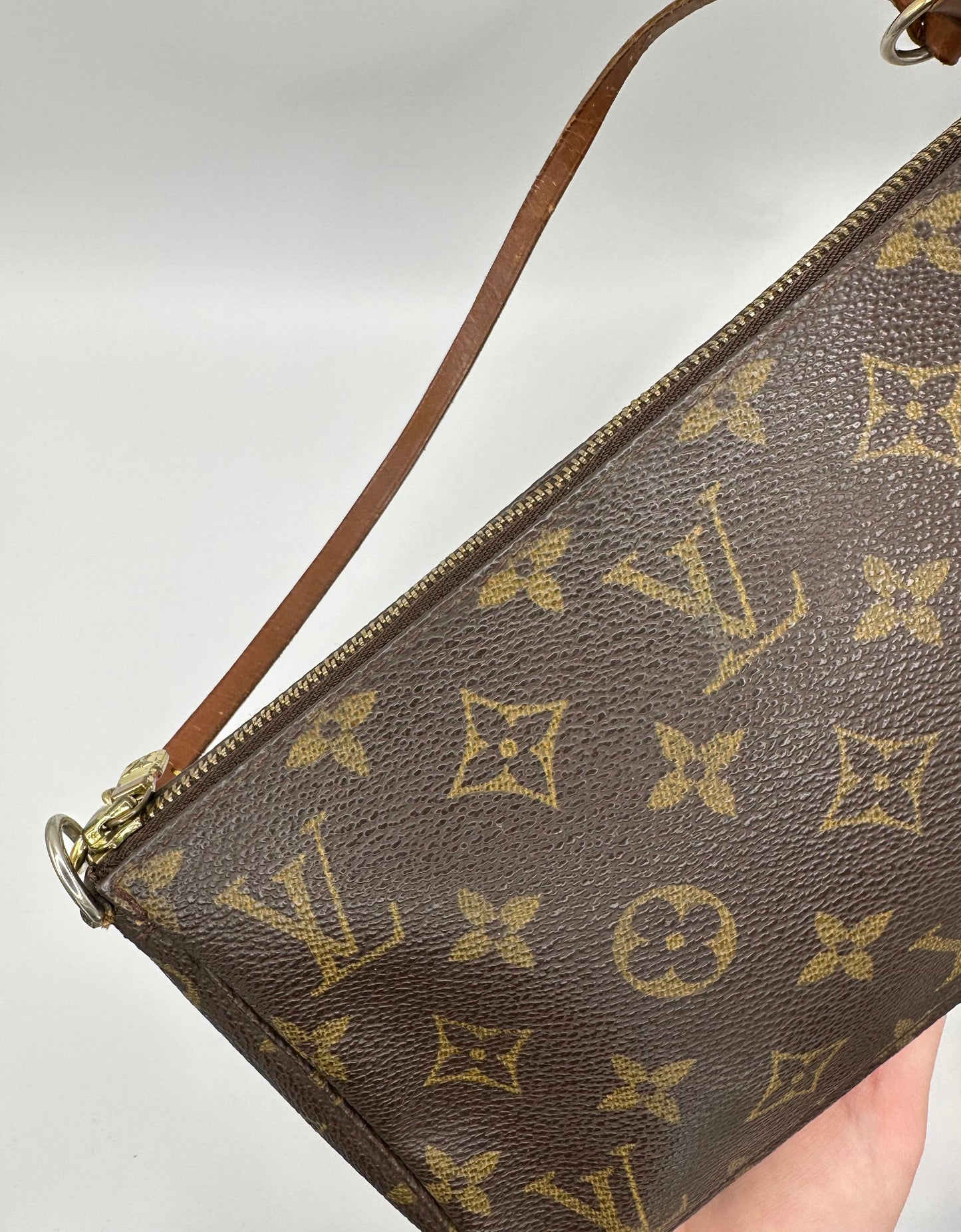 Louis Vuitton Monogram Pochette Up CLose Photo
