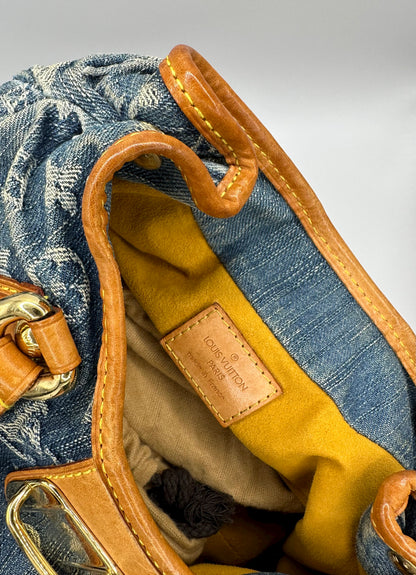 Louis Vuitton Denim Pleaty Bag Inside photo
